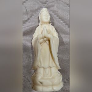 Cream Praying Figurine
